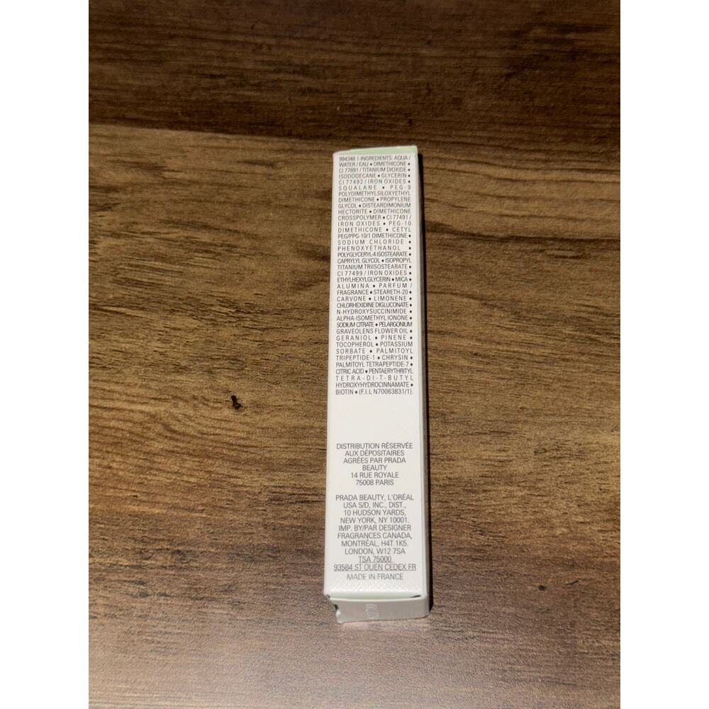 PRADA Beauty Micro-Correcting Concealer —MW6 Medium Warm (0.27 fl oz / 8 ml) NIB - Picture 4 of 6